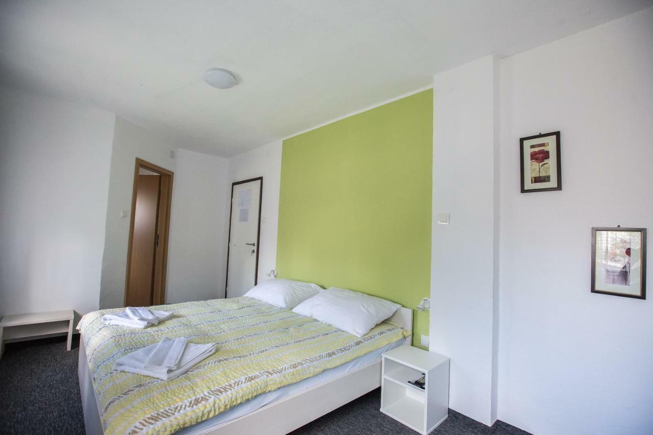 Asgard Guesthouse Josipdol Buitenkant foto
